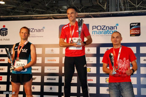 Piotr Jarząb z KWP w Bydgoszczy zwycięzcą 19. PKO Poznań Maraton