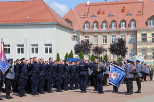 Policjanci wypowiadają rotę ślubowania