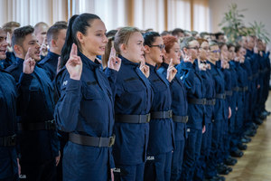 policjanci składają ślubowanie