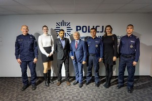grupowe zdjęcie wszystkich uczestników spotkania