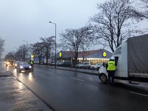 sprawdzanie trzeźwości kierowców.