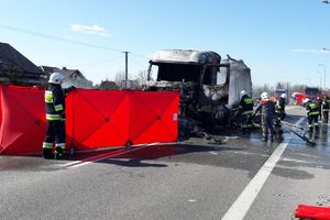 Służby podczas działań na miejscu wypadku.