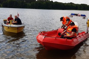 Wspólny patrol w łodziach na wodzie
