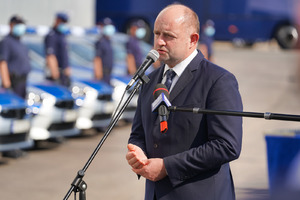 Marszałek Województwa przy mikrofonie.