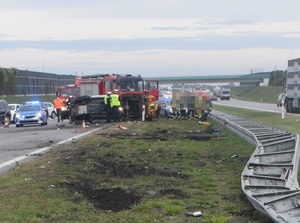 widok na autostradę i miejsce wypadku