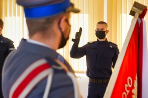 policjant składa ślubowanie