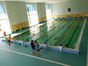 Widok na cały basen i uczestników szkolenia