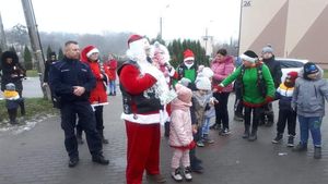 Uczestnicy spotkania pozują do zdjęcia