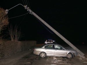 rozbite auto-widok od strony pasażera