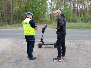 Kontrola  kierowcy hulajnogi.