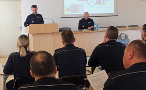 Pierwszy Zastępca Komendanta Wojewódzkiego Policji w Bydgoszczy przemawia do policjantów