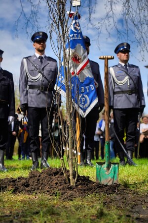 Poczet sztandarowy policji.