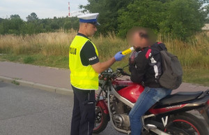 Sprawdzenie trzeźwości motocyklisty.