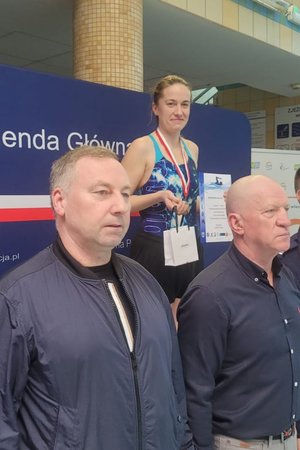 Policyjna kujawsko-pomorska drużyna znalazła się na podium w zawodach pływackich służb mundurowych
