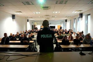 Spotkanie z młodzieżą promujące zawód policjanta