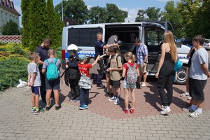 Uczestnicy ubrani w sprzęt wykorzystywany w działaniach pododdziałów zwartych Oddziału Prewencji Policji w Bydgoszczy