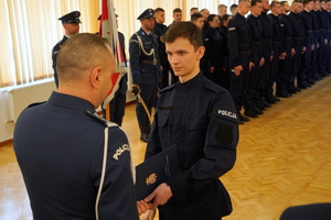 Ślubowanie nowych policjantów.