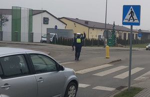 Policjanci na drodze.