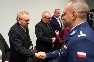 Święto Służby Cywilnej w kujawsko-pomorskim garnizonie, wyróżnieni otrzymują odznaczenia i gratulacje