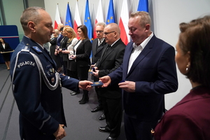 Święto Służby Cywilnej w kujawsko-pomorskim garnizonie, wyróżnieni otrzymują odznaczenia i gratulacje