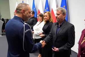 Święto Służby Cywilnej w kujawsko-pomorskim garnizonie, wyróżnieni otrzymują odznaczenia i gratulacje