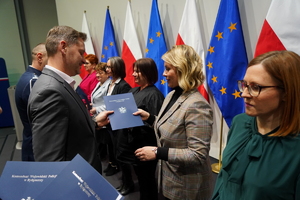 Święto Służby Cywilnej w kujawsko-pomorskim garnizonie, wyróżnieni otrzymują odznaczenia i gratulacje