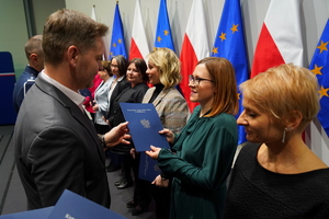 Święto Służby Cywilnej w kujawsko-pomorskim garnizonie, wyróżnieni otrzymują odznaczenia i gratulacje