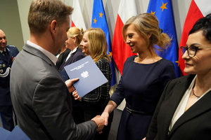Święto Służby Cywilnej w kujawsko-pomorskim garnizonie, wyróżnieni otrzymują odznaczenia i gratulacje