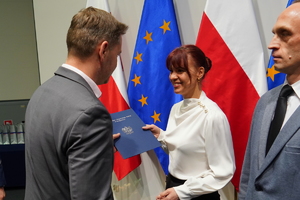 Święto Służby Cywilnej w kujawsko-pomorskim garnizonie, wyróżnieni otrzymują odznaczenia i gratulacje