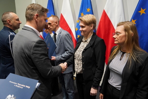 Święto Służby Cywilnej w kujawsko-pomorskim garnizonie, wyróżnieni otrzymują odznaczenia i gratulacje