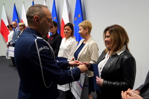 Święto Służby Cywilnej w kujawsko-pomorskim garnizonie, wyróżnieni otrzymują odznaczenia i gratulacje