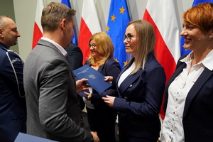 Święto Służby Cywilnej w kujawsko-pomorskim garnizonie, wyróżnieni otrzymują odznaczenia i gratulacje