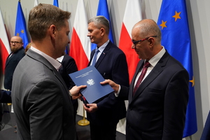 Święto Służby Cywilnej w kujawsko-pomorskim garnizonie, wyróżnieni otrzymują odznaczenia i gratulacje