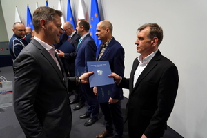 Święto Służby Cywilnej w kujawsko-pomorskim garnizonie, wyróżnieni otrzymują odznaczenia i gratulacje