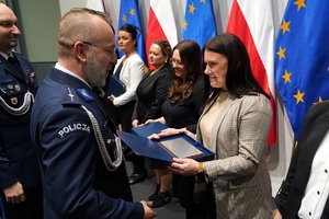Święto Służby Cywilnej w kujawsko-pomorskim garnizonie, wyróżnieni otrzymują odznaczenia i gratulacje