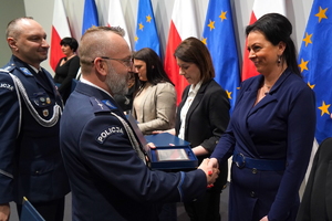 Święto Służby Cywilnej w kujawsko-pomorskim garnizonie, wyróżnieni otrzymują odznaczenia i gratulacje