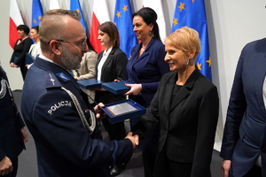 Święto Służby Cywilnej w kujawsko-pomorskim garnizonie, wyróżnieni otrzymują odznaczenia i gratulacje