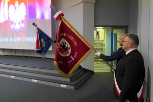 Święto Służby Cywilnej w kujawsko-pomorskim garnizonie, wyróżnieni otrzymują odznaczenia i gratulacje
