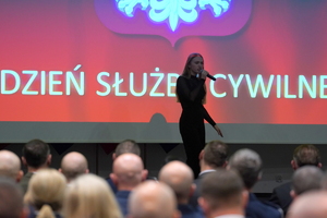 Święto Służby Cywilnej w kujawsko-pomorskim garnizonie, wyróżnieni otrzymują odznaczenia i gratulacje