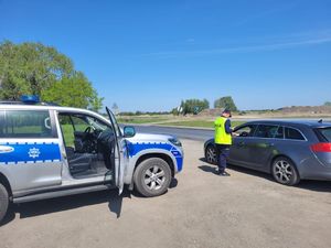 Policjant RD na drodze.