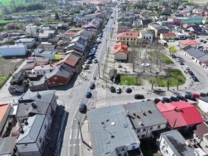 widok z drona na miasto i ulice