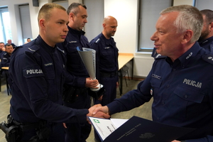 Eliminacje wojewódzkie do X Ogólnopolskich Zawodów Ratowników Policyjnych z Kwalifikowanej Pierwszej Pomocy. Komendant gratuluje zwycięzcom