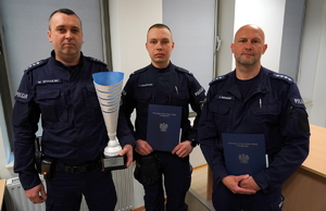 Eliminacje wojewódzkie do X Ogólnopolskich Zawodów Ratowników Policyjnych z Kwalifikowanej Pierwszej Pomocy. Komendant gratuluje zwycięzcom