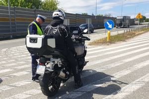 Policjanci z Torunia podczas działań.