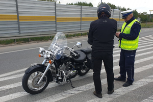 Policjanci z Torunia podczas działań.