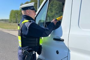 Policjanci ze Świecia podczas działań.