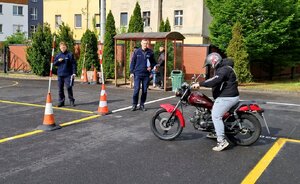 Uczestnik konkursu na placu manewrowym