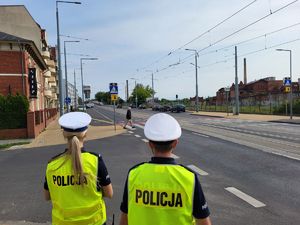 Policjanci z Grudziądza podczas działań na drodze.