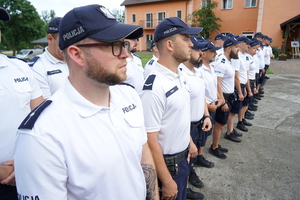 Policjanci uczestniczą w zawodach ratownictwa wodnego nad jeziorem w Wąsoszu i na basenie Astoria w Bydgoszczy