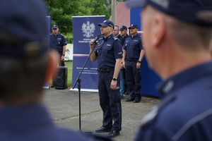 Policjanci uczestniczą w zawodach ratownictwa wodnego nad jeziorem w Wąsoszu i na basenie Astoria w Bydgoszczy